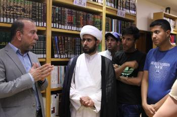 طلاب جامعة المثنى في ضيافة مكتبة الروضة الحيدرية 