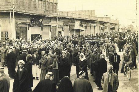 جانب من تشييع العلامة الشيخ محمد رضا المظفر عام 1964