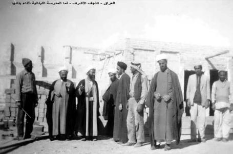 المدرسة اللبنانية اثناء بناءها 