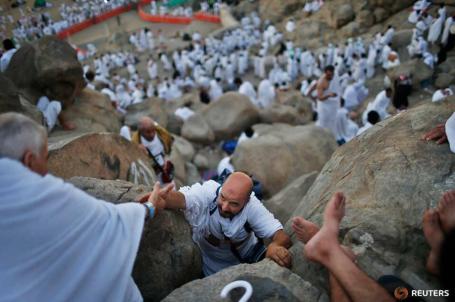 حجاج بيت الله الحرام على صعيد_عرفات يوم عرفة 1438هـ.