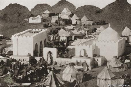 الحجيج حول ضريح السيدة ميمونة عام 1885