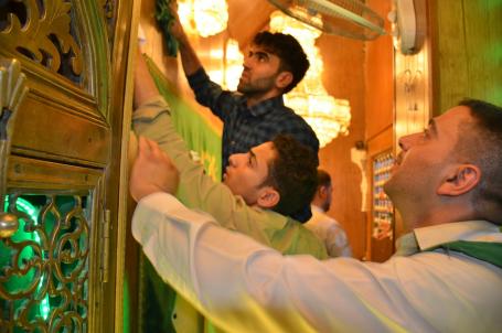 تعطير مقام الامام المهدي (عج) ليلة النصف من شعبان